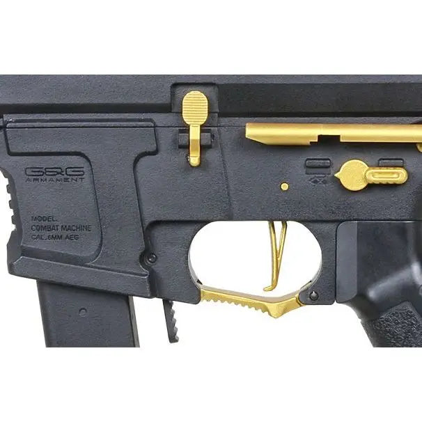 alt="Réplique airsoft ARP9 Stealth Gold de G&G, design M4 avec puit de chargement 9MM, garde-main M-LOK, poignée ergonomique, silencieux intégré, crosse PDW, et