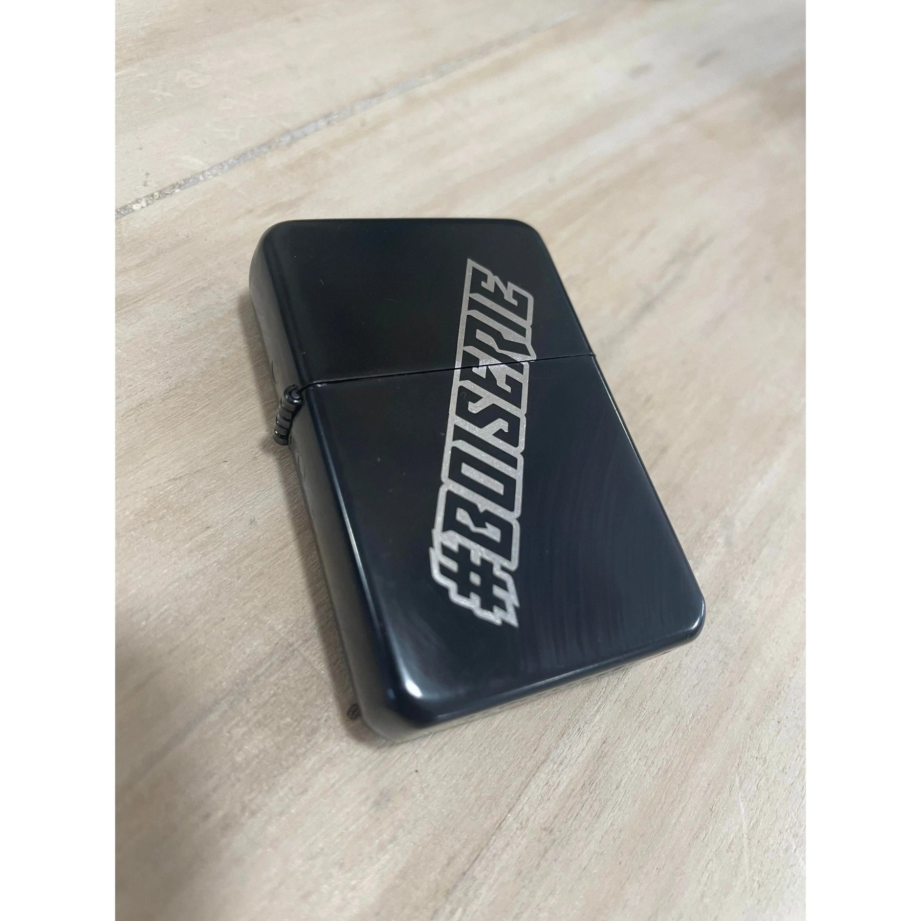 Briquet US noir avec finition en bois