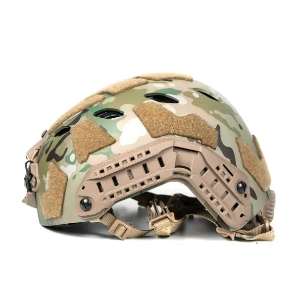 Casque Fast Premium Multicam léger et solide avec rembourrage confortable, velcros modernes, monture NVG en métal, compatible avec l'unité anti-brouillard, crochets élast