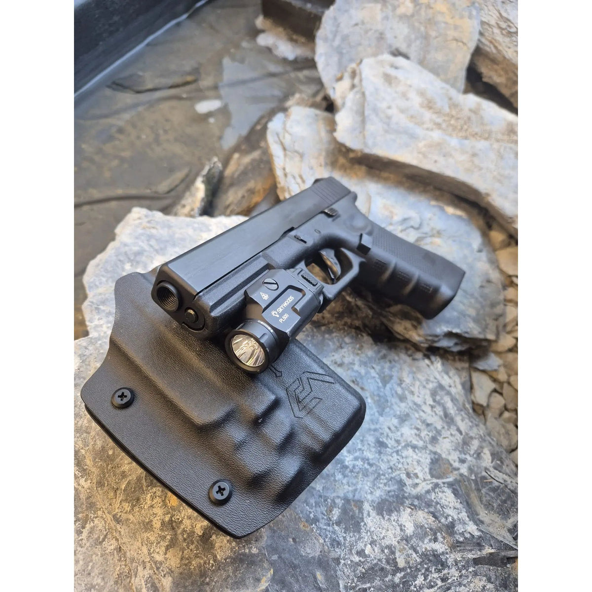 Pack Expert G17 avec pistolet EU7 Raven, lampe Skywood Rafale et holster sur mesure TRB Holster