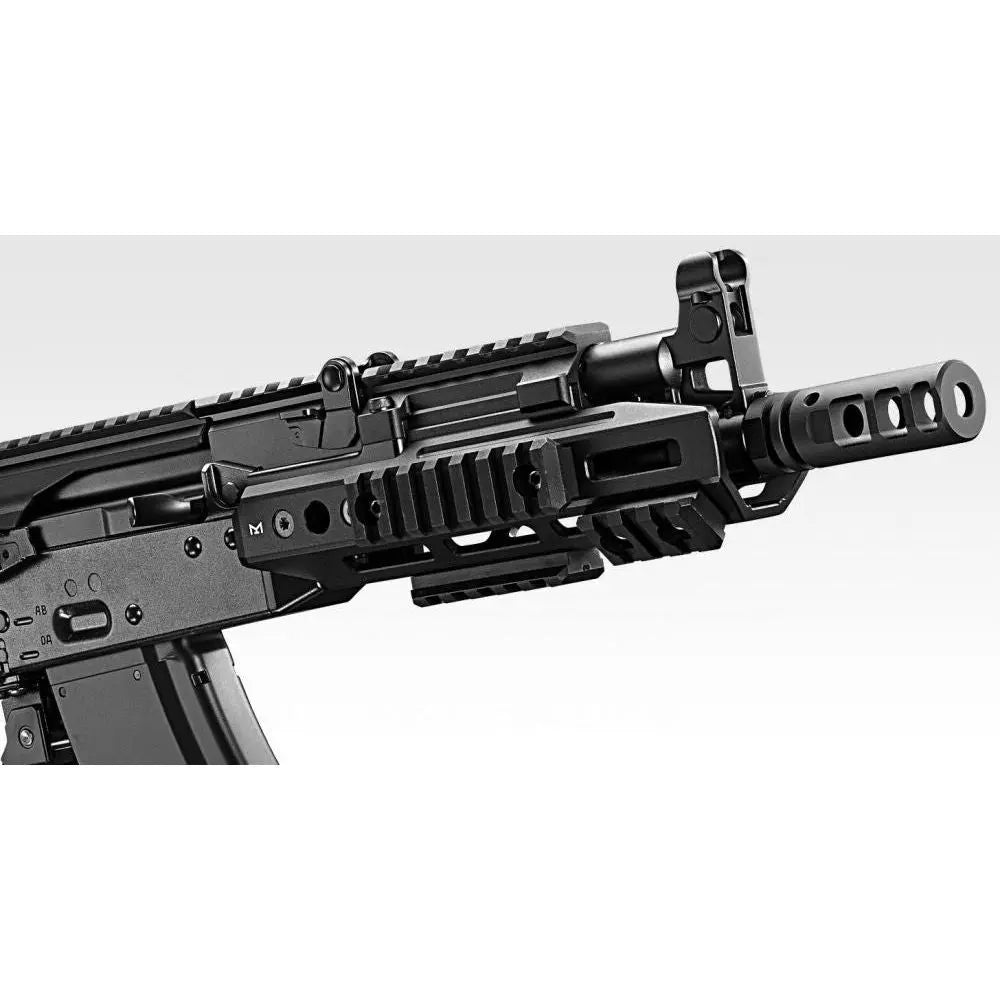Réplique du fusil Tokyo Marui AKX GBBR avec blowback puissant, fonctionnement réaliste, externe réaliste, sites avant et arrière ajustables, options de cache-flamme et chargeur en aluminium