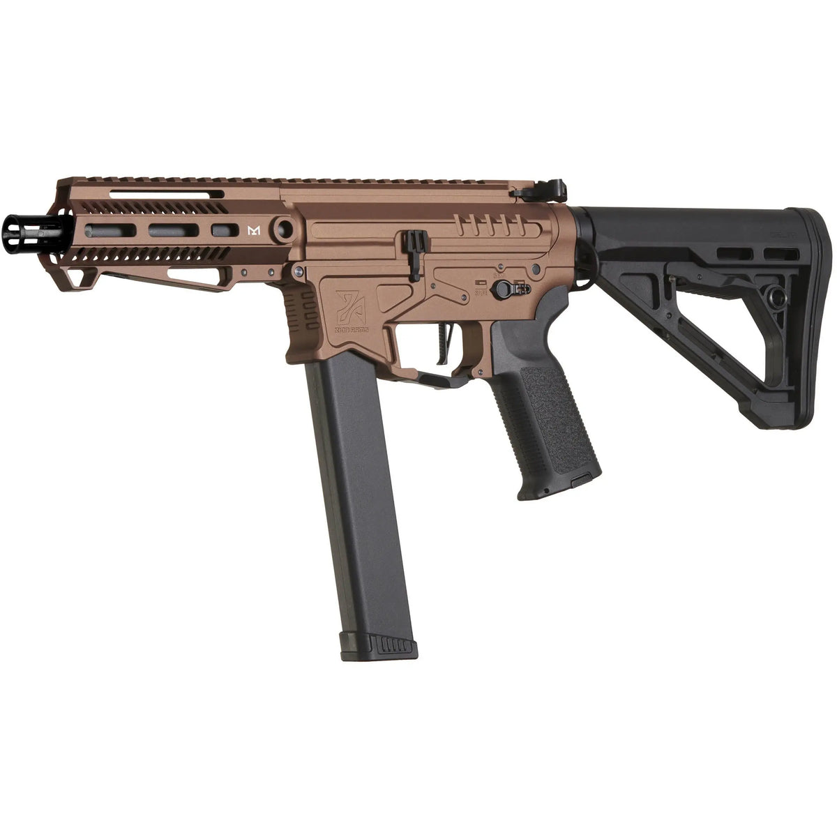 Réplique airsoft Zion Arms PW9 Mod 1 avec garde-main court en bronze, pour un aspect et une ergonomie authentiques. Batterie et chargeur non inclus.