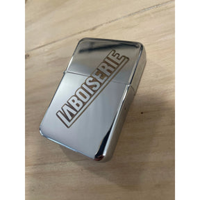 Briquet en métal poli US avec détails de boiserie