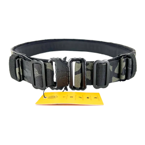 Ceinture militaire Conquer FL en Multicam Black, réglable, ultra résistante et légère, avec boucle haute résistance interchangeable de 45mm, en 3 tailles différentes.