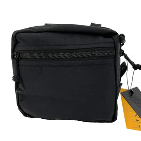 Couleur noire, pochette Conquer UGP avec logo blanc, idéale pour le rangement et le transport de petits objets