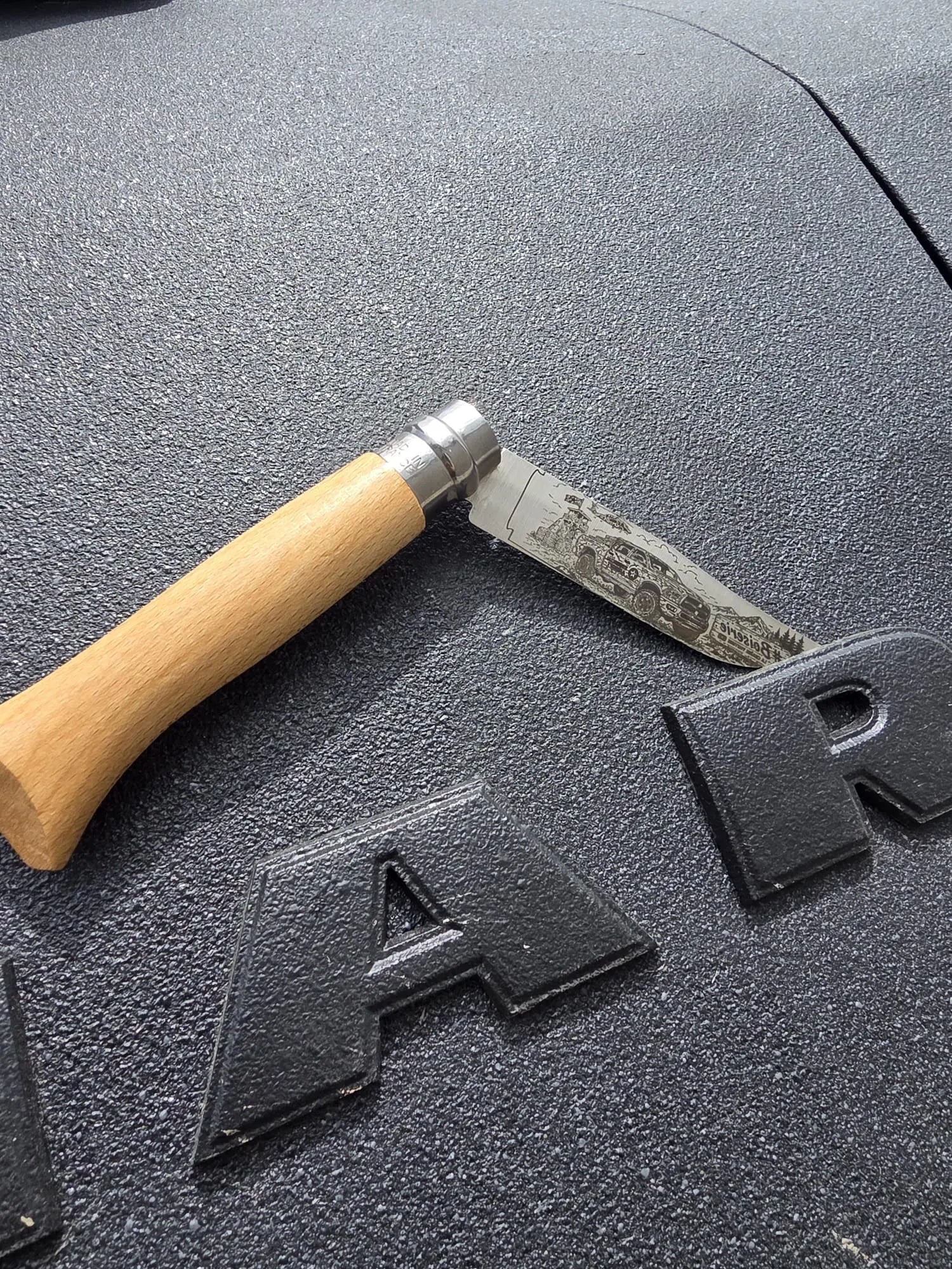 Couteau Opinel Concours Dodge Ram