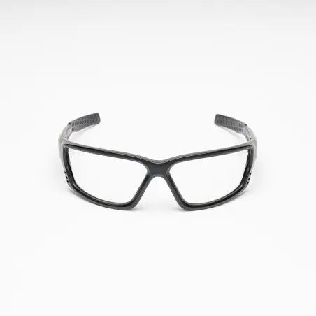 Certifiées et noires, lunettes de sécurité Conquer Zypher en polycarbonate robuste avec traitement antibuée et conception ergonomique ajustable