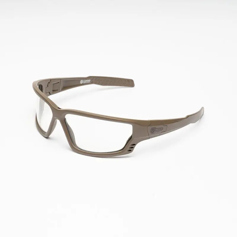 Certifiées CE, lunettes de sécurité Conquer Zypher Tan en polycarbonate, avec traitement antibuée, conception ergonomique et polyvalence d'ajustement.
