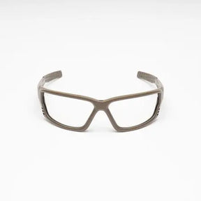 Certifiées EPI Catégorie 2, les lunettes de protection CONQUER ZYPHER tan en polycarbonate avec design ergonomique et traitement antibuée