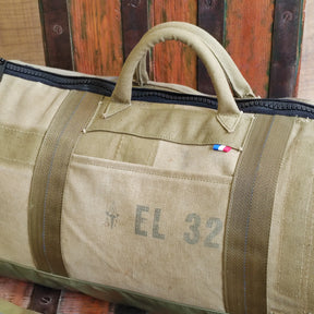 Alt: Sac Tactical Genetics 'Le Vétéran' en tissu de parachute recyclé, fabriqué en France, avec fond en velum de tente médicale militaire et puce NFC pour l'authenticité