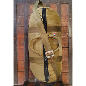 Sac Tactical Genetics 'Le Vétéran' en tissu recyclé, fabriqué en France avec gaine de parachute, fond de sac en velum de tente médicale de l'armée française, certificat