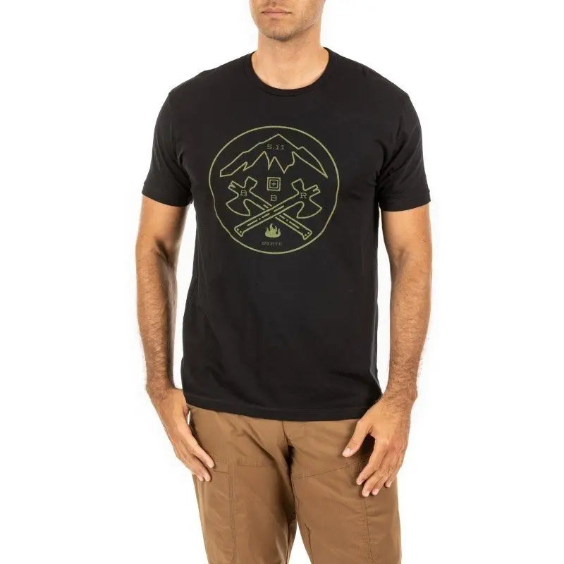 T-shirt 5.11 avec design de montagne et haches croisées